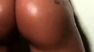 amateur lovebi flashing ass on live webcam