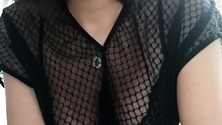 Turkish Horny Milf Masturbates on Webcam