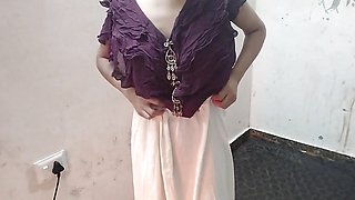Bhabhi ko biwi samajh kar jabar dasti pela