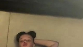 Amateur Foot Fetish Girlfriend Sucks and gives a Footjob