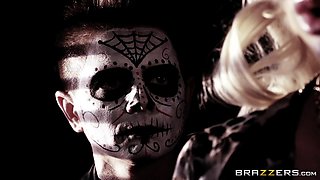 Occult Office With Tommy Gunn, Will Powers, Courtney Taylor - Brazzers
