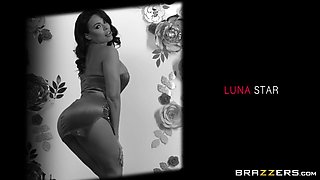 Valentine's Day Affair: Best Moments With Phoenix Marie, Valentina Nappi, Demi Sutra, Luna Star, Whitney Wright, Emily Willis, Ivy Lebelle, Desiree Dulce, Gabbie Carter, Lasirena69 - Brazzers