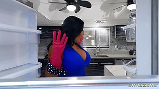 Dicking Around The Kitchen Chores With Kyle Mason, Sybil Stallone - Brazzers