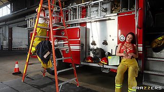 Firefighter Angela's White Hot Squirting Fuckfest: Pornstar Angela White dicked by Monster Cock Zac Wild