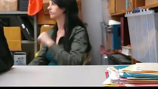 shoplifting 3 girl caught by guard nice koooool video