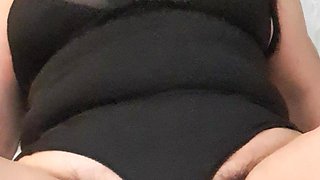 MILF's Pussy Is Fat and Hairy Swallowing