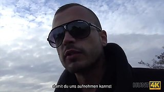 Hunt4k. rothaarige für geld vor ihrem freund gefickt
