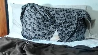 Big boob brunette masturbates on webcam