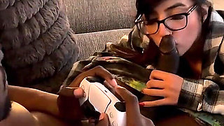 Aaliyah Yasin in Videogame or Hand & Footjob