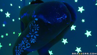 An Angel's Ass Glows In The Dark With James Deen, Angel Dark - Brazzers