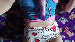 SCHOOLGIRL TOUCHES HER DELICIOUS PUSSY DELICIOUS