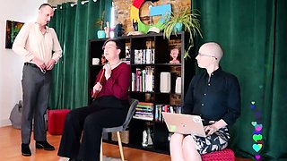 Vee Paddled On The Livestream
