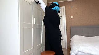 Arab Wife in Hijab Found a Sex Toy While Cleaning and Got Horny