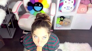 Ellie Skyes – Innocent Sis Sex-Ed