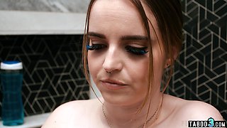 THICK mommy Codi Vore humped in the shower