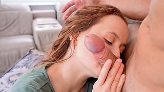 Red Eviee - Watch Red Eviee’s Big Naturals Swing While