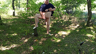 Mother-in-law in the park masturbates her pussy to a powerful squirt