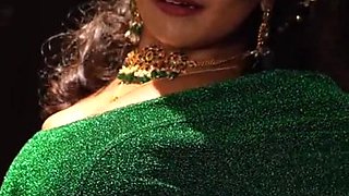 Indian hot babe sucks throbbing dick