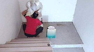 Girlfriend Ki Khala Ko Choda-late Night Gifting Date on Stairs