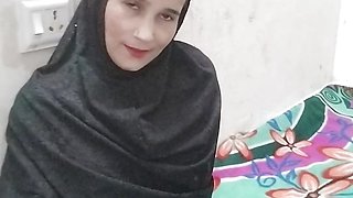 Muslim girl ka burkha utaar kar jabar dasti chod diya