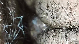 Close-up fuck creampie