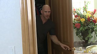 The Masturbating Mom With Johnny Sins, Jennifer Best - Brazzers