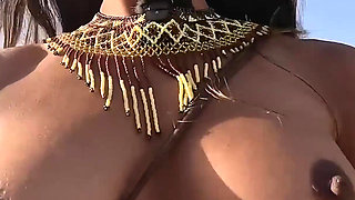 689162460082483200.mp4