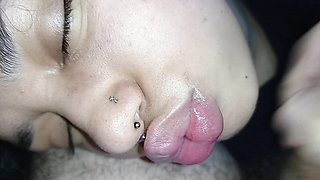 EATING CREAMPIE THAT'S WHAT SHE LOVES, JERKING COCK UNTIL CREAMPIE SPURTS IN HER MOUTH