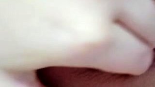 Amateur Close Up Squirting Masturbation