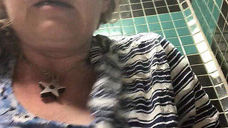 Desperate Cougar Does a Massive Pee in Dallas as Part of Her ‘pissing Around the World’ Collection!