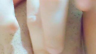Horny Pinay Babe Fingering her virgin Pussy