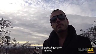 Hunt4k. rothaarige für geld vor ihrem freund gefickt