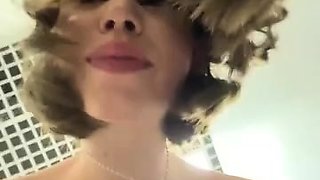 Shy_priincess masturbates in public toilet