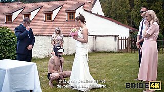 Pure queen - sex in public action - Bride 4K