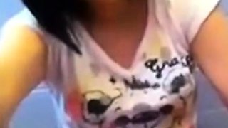 Amateur Asian Girl in Glasses Masturbating