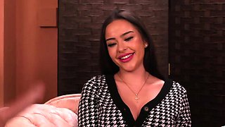 Beauty bigtitted voyeur watching wanker