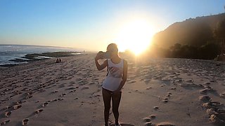 Big ass Thai amateur GF beach visit and homemade sex tape