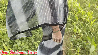 Village Bhabhi Wearing Saree and Fuck on Field.