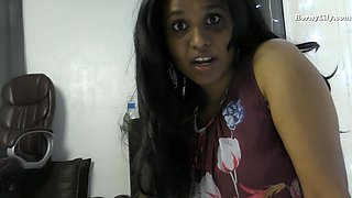 Indian hot MILF in jeans solo