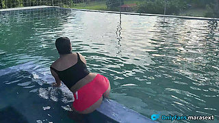 Fucking a Colombian Woman Who Uncaged Me in the Pool