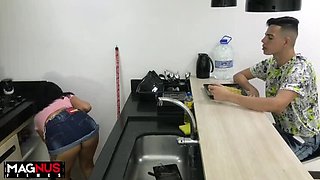 Kitchen Blowjob With Latina Maid Lunna Real Sucking Dick