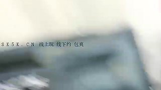 Amateur webcam slut shows tit on cam