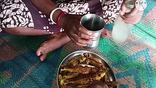 Aaj Housewife Ne Daru Piya Machhi Ke Sath