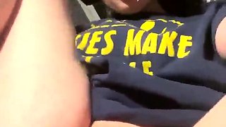 Cute amateur teen girl toying her pussy in bed on cam