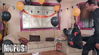 Mofos - Selena Stone heads to Alex Legend's house for trick or handle but she concludes up carried & fucked