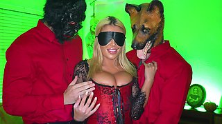 Blonde Vivianne DeSilva moans during rough MMF threesome - BDSM