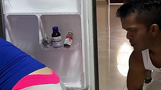 I See My Rich Stepsister Trapped in the Fridge, It Makes Me Horny to See Her Huge Ass, I End up Cumming on Her Belly