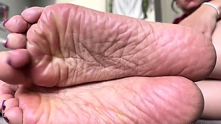 Black Amateur Explore Hot Foot Fetish
