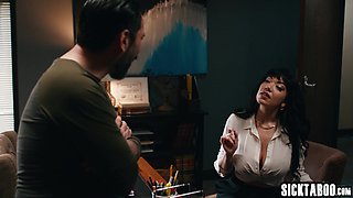 cougar drops on knees and gave a sucking cock