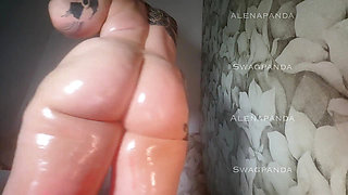 Oil-drenched Big Booty Twerk